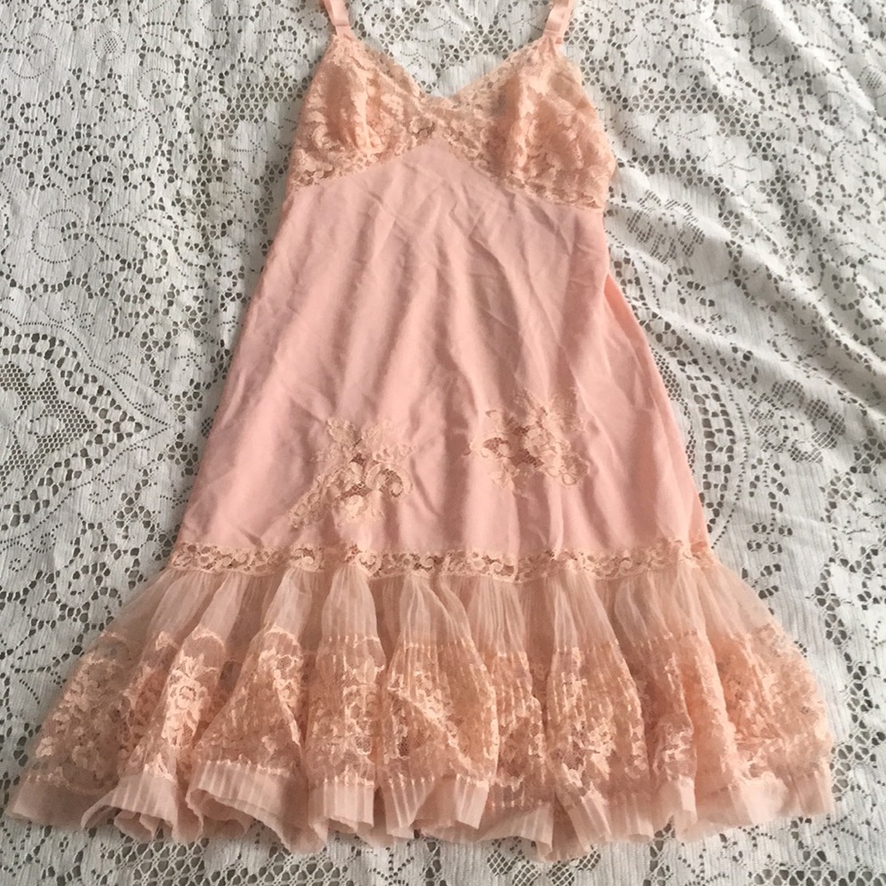 Vintage chemise/ Negligee w/ adjustable straps
